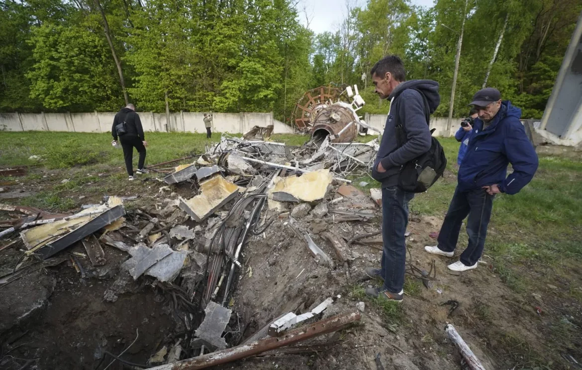 Guerre en Ukraine : Destruction of Tower in Kharkiv and Nuclear Weapons in Poland.