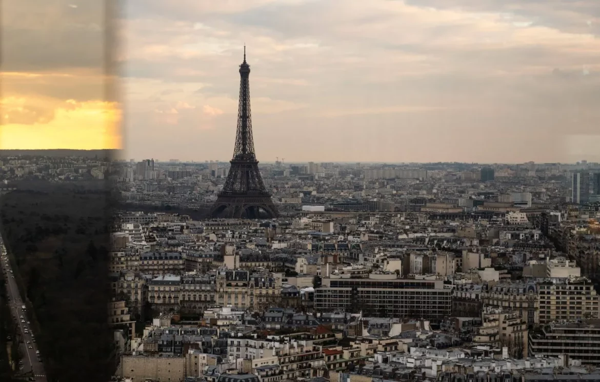 La tour Eiffel : monument emblématique choisi pour les anneaux des JO de Paris 2024.