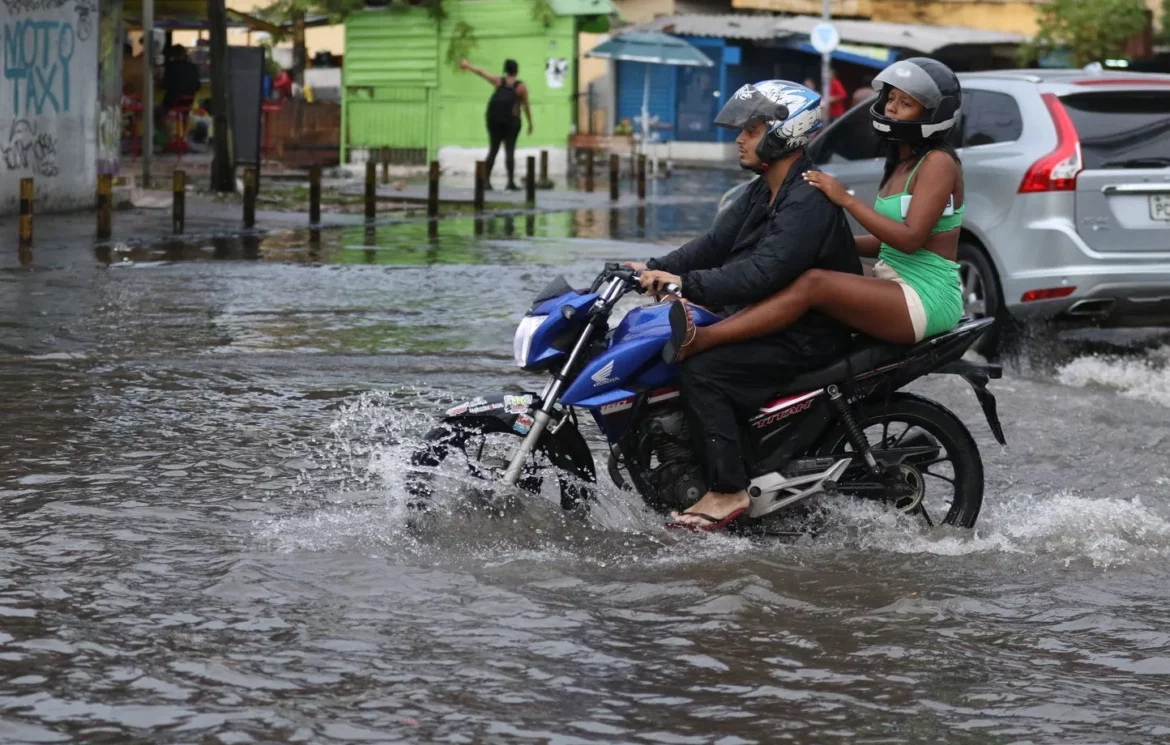 Brésil: Fortes pluies provoquent la mort de 5 personnes, 18 toujours disparues
