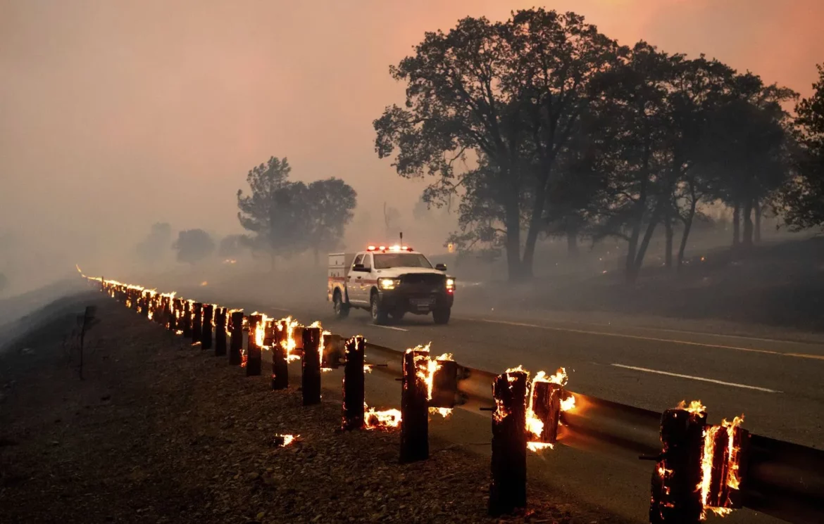 Le “Park Fire” incontrôlable devient le septième mégafeu le plus grand de l’histoire de la Californie.