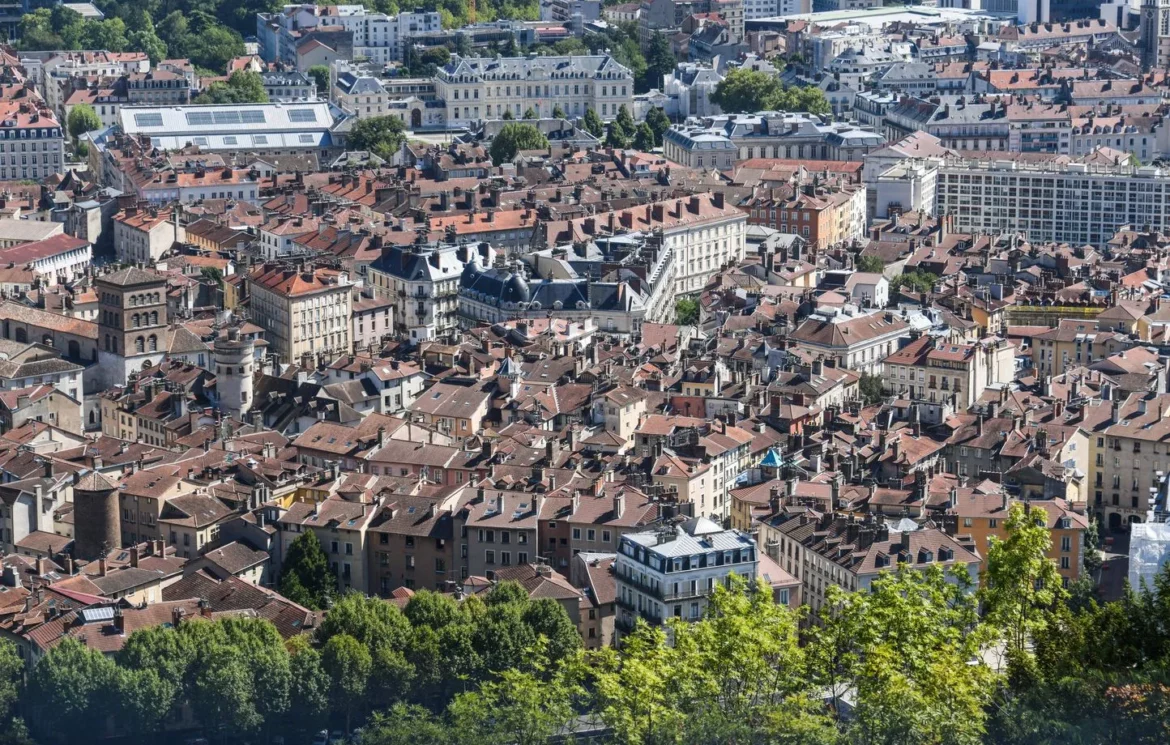 Grenoble: Parquet dénonce une “guerre des gangs” après une nouvelle fusillade