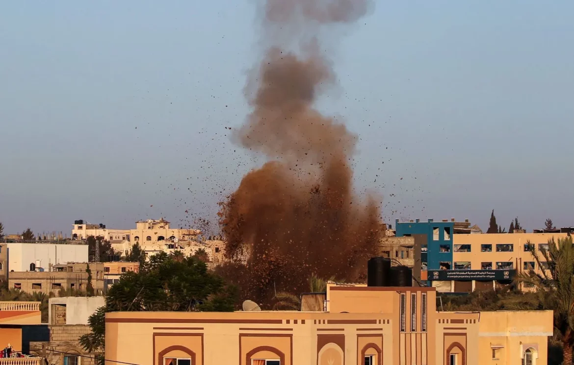 Tension au Moyen-Orient : Israël attaque deux écoles de Gaza, tuant 18 personnes