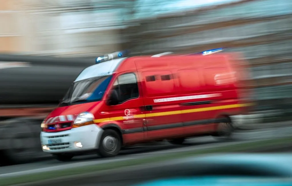 L’homme trouvé dans un coffre serait décédé en tombant d’un toit où il travaillait illégalement.